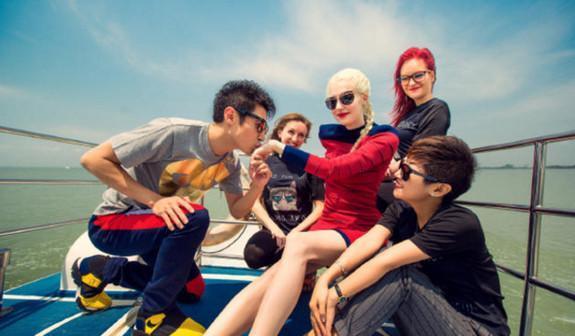 爆料两个孩子的视频怎么拍,如何捕捉孩子纯真瞬间，制作温馨视频